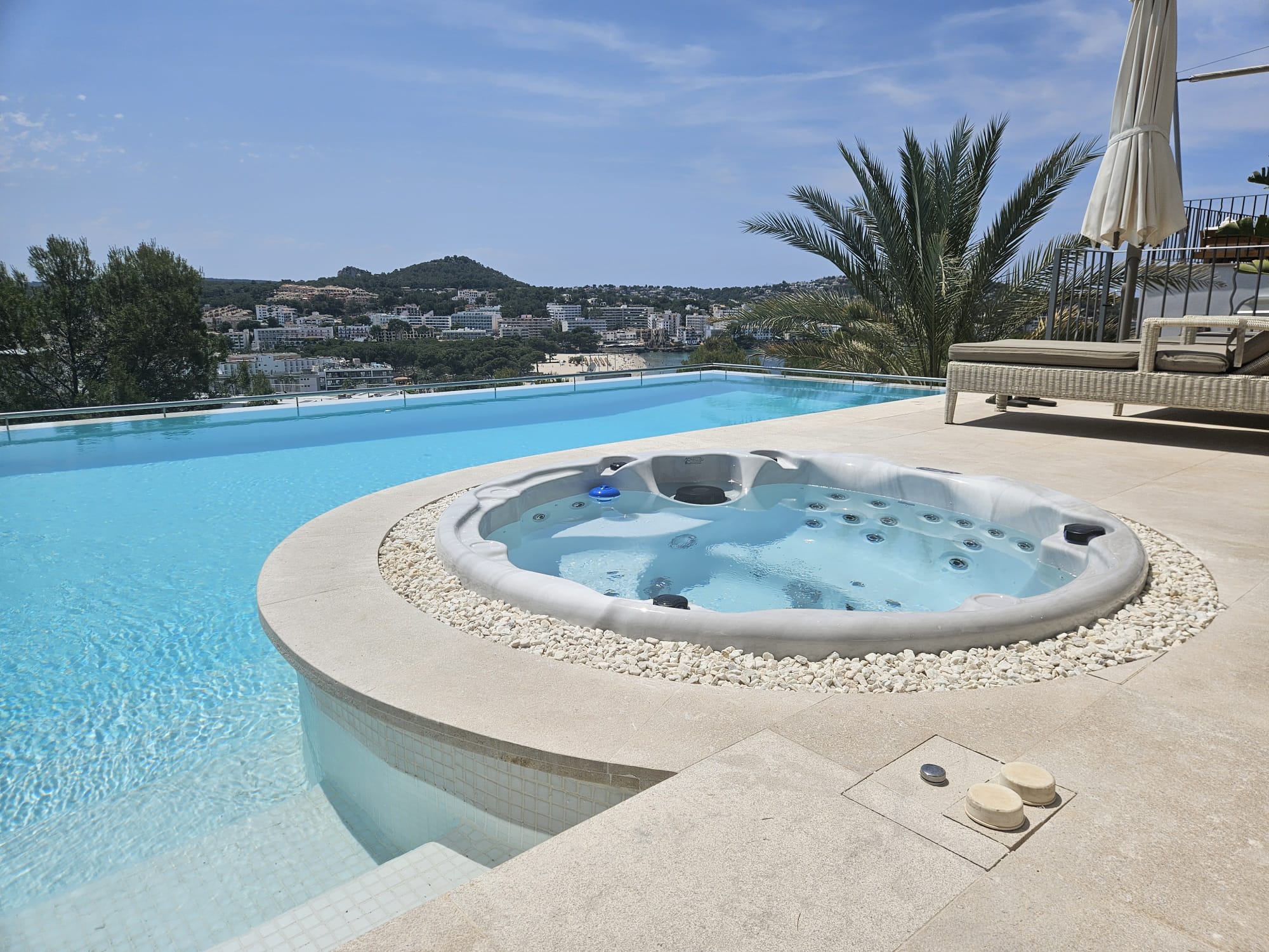 Terrace and pool hot tub installation in Santa Ponsa