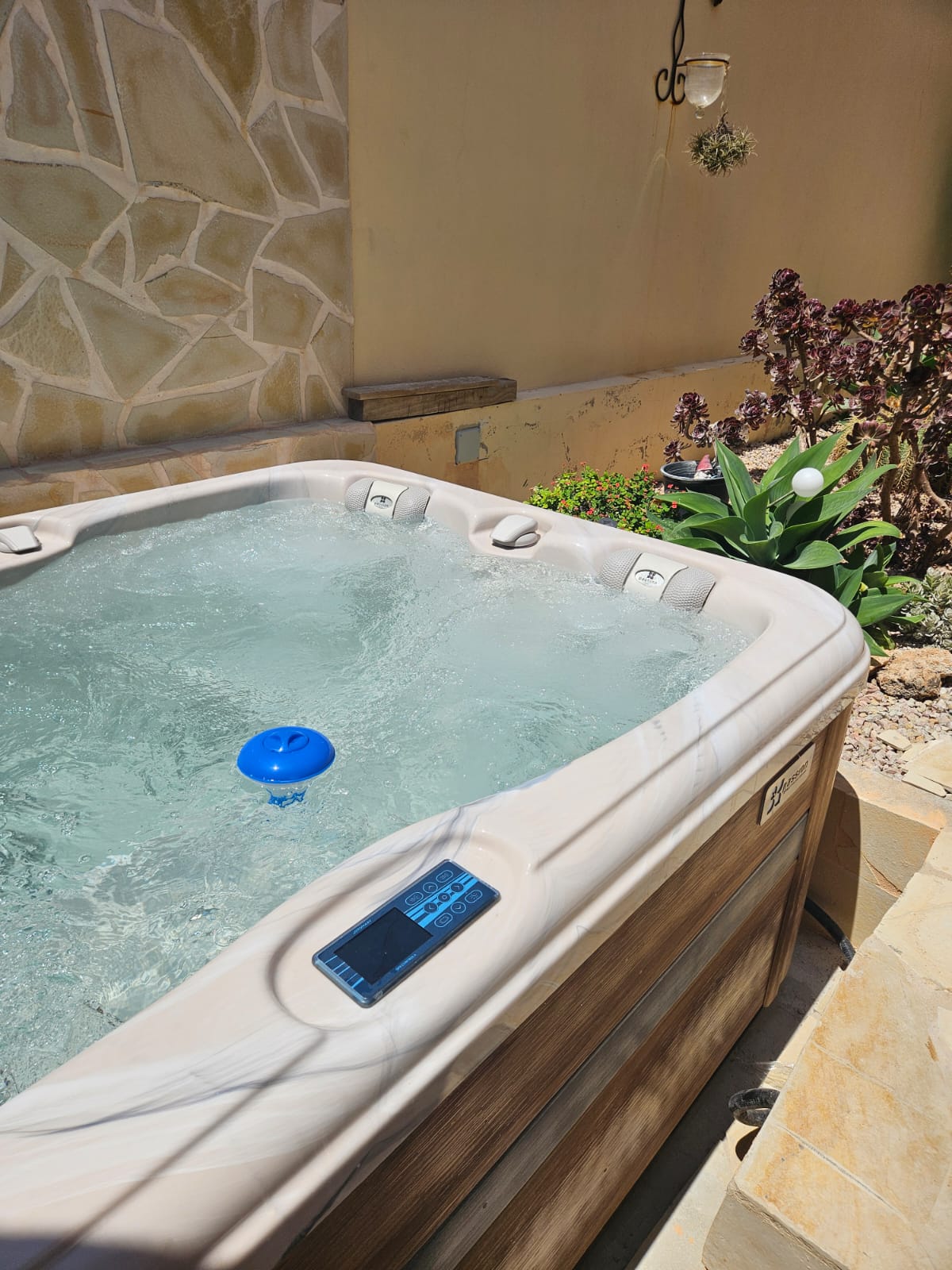 Passion Spa Whirlpool in Betrieb nach der Installation in Ses Salines
