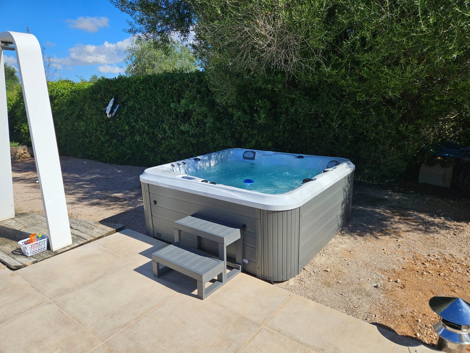 Waterwave BS 302 whirlpool installed on the terrace beside the pool at Casa Viduleto, Felanitx, Mallorca