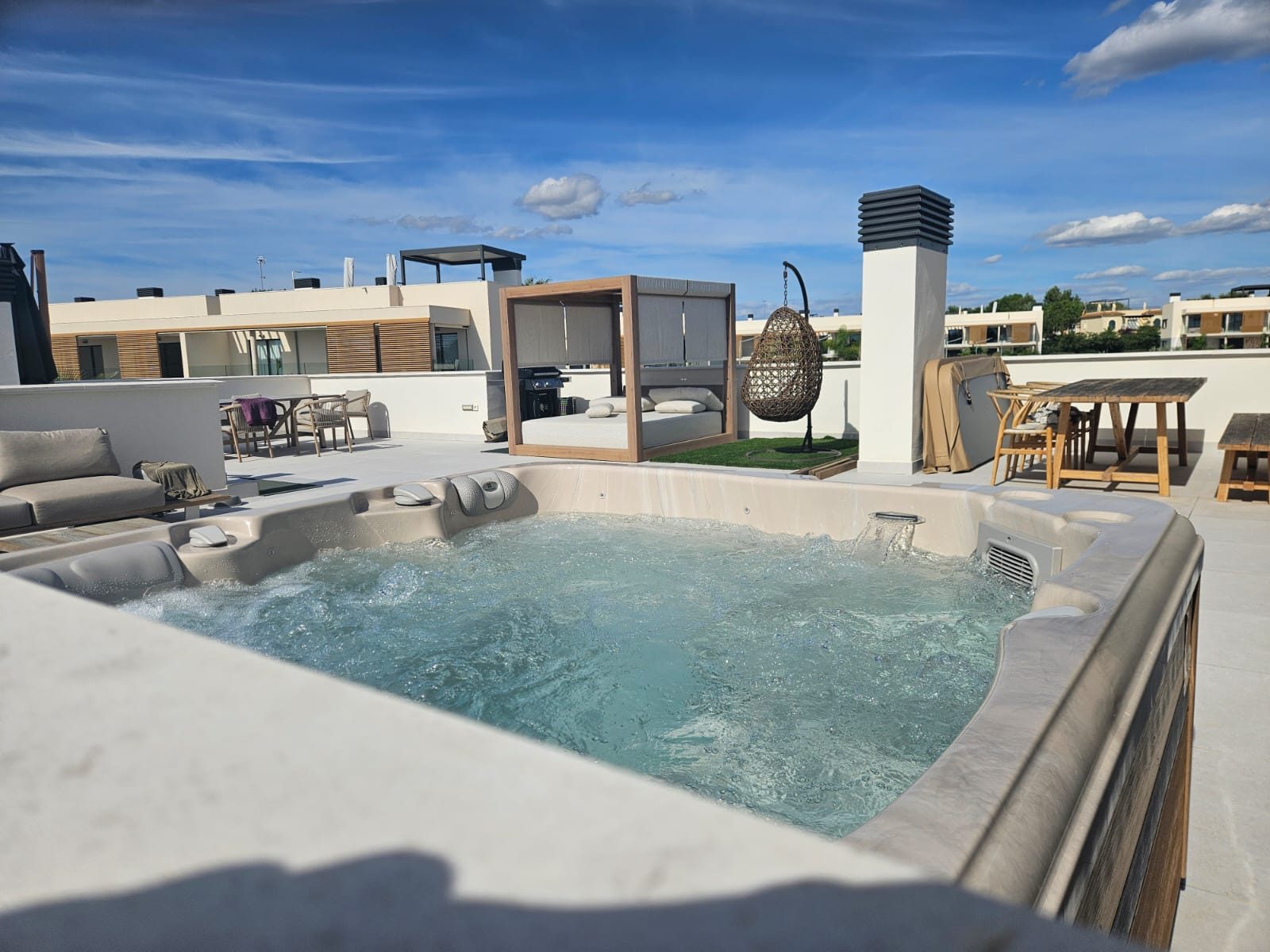 Close-up of the Relax with the jets running, roof terrace in Sa Vinyola, Campos
