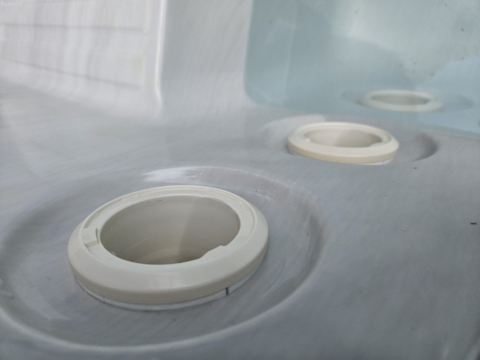 Example of a broken jet seal caused by prolonged high chlorine and pH levels