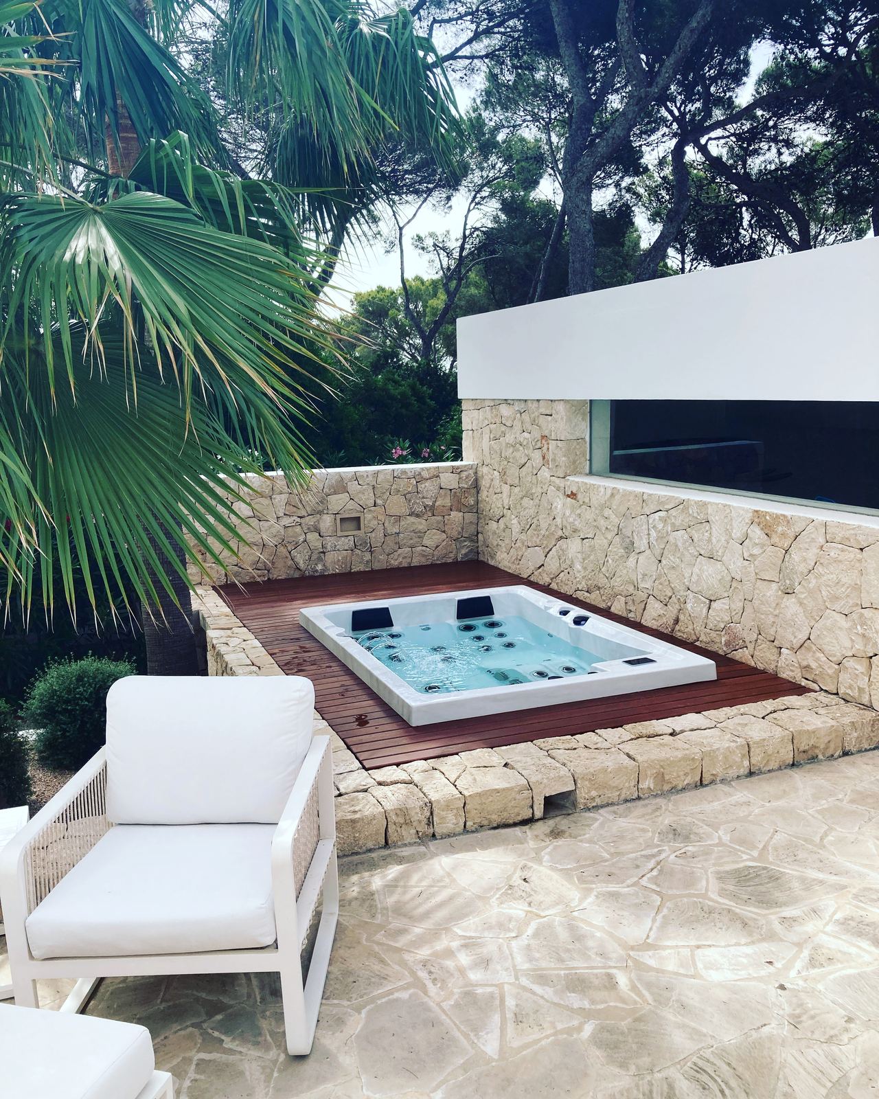 Coastal hot tub installation in Cala D'Or