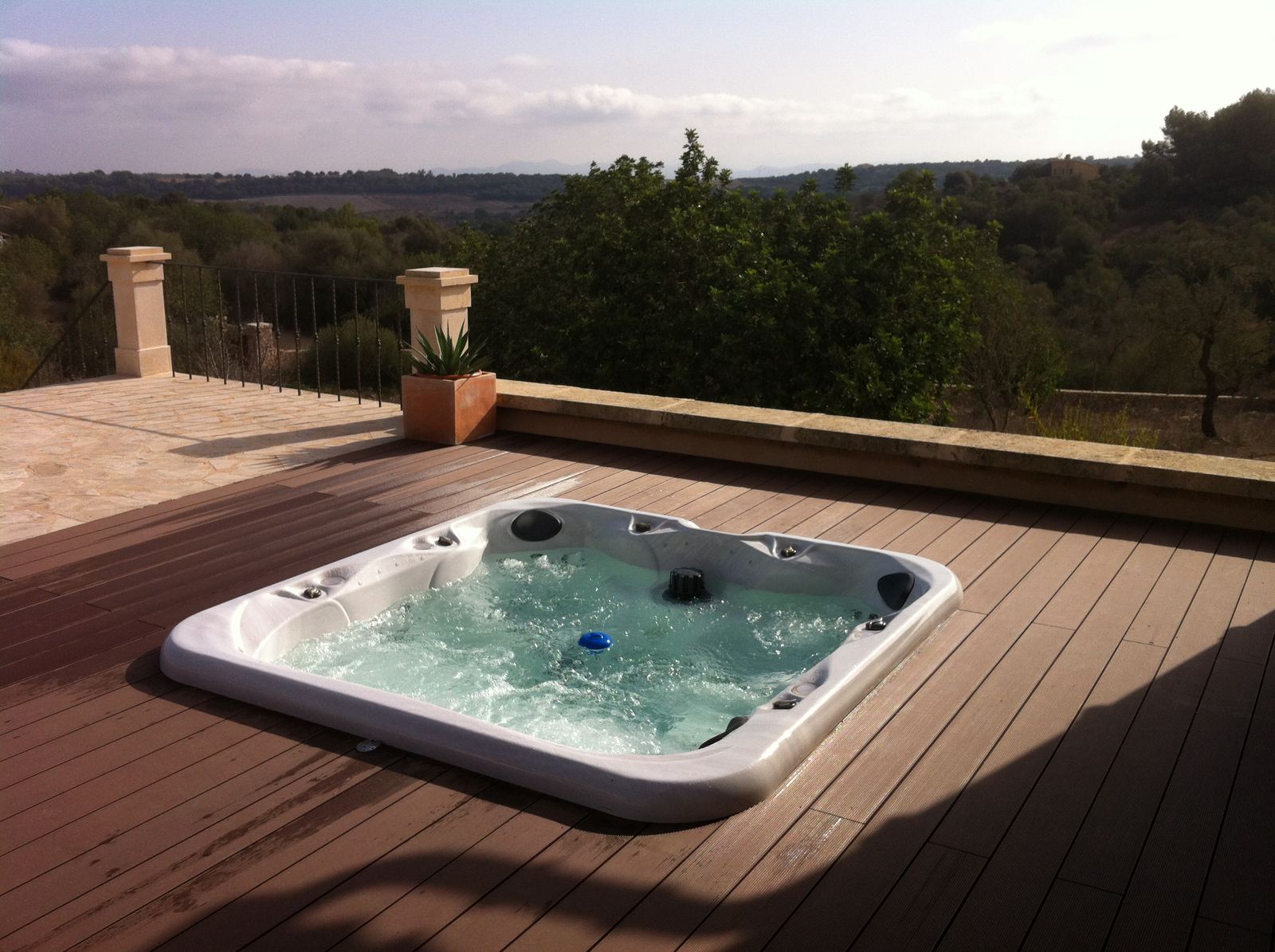 Finca hot tub installation in Manacor